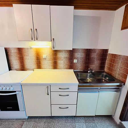 Sea Breeze Apartments With Private Beach And Boat Anchorage Stara Novalja Cameră foto